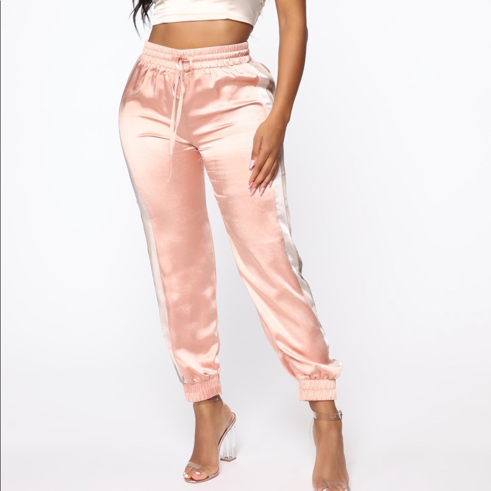 ⛔️ S O L D ⛔️Satin joggers